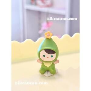 Pop Bean Going Outing With Me Series - Pucky Ride the Paper Plane